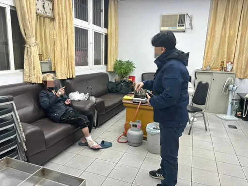 瘖啞老翁搭計程車兜圈 運將無奈報警求助