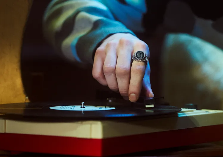 CASIO推出錶迷們都相當期待的「戒指手錶」CRW-001。品牌提供