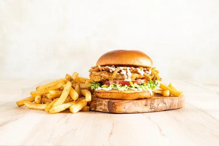 凱薩風味雞肉堡。業者提供