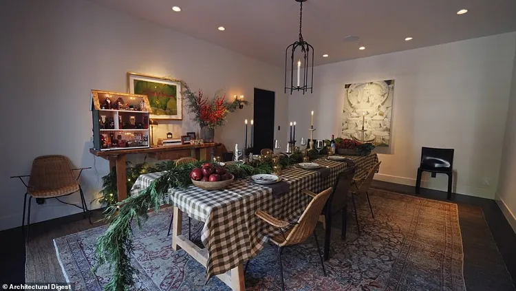 她的用餐室布置簡單、溫馨。翻攝IG@archdigest