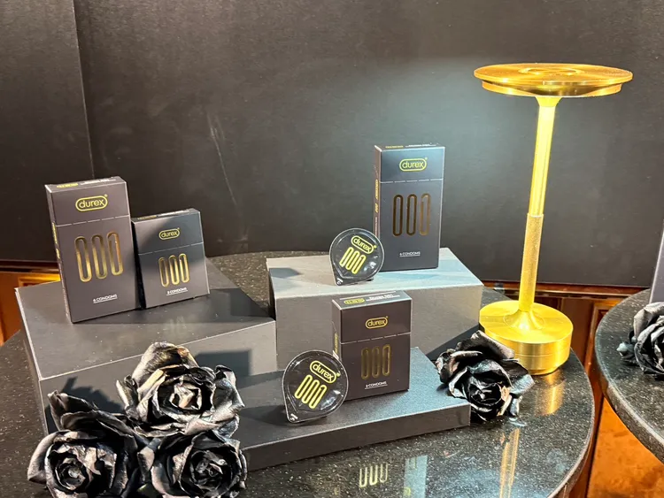 全新杜蕾斯Durex 001 ®黑金頂級饗宴集結了所有品味及頂級元素。陳揚盛攝