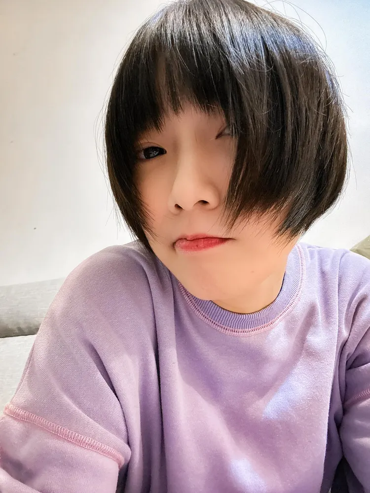 羅小白短髮造型獲讚。翻攝羅小白臉書