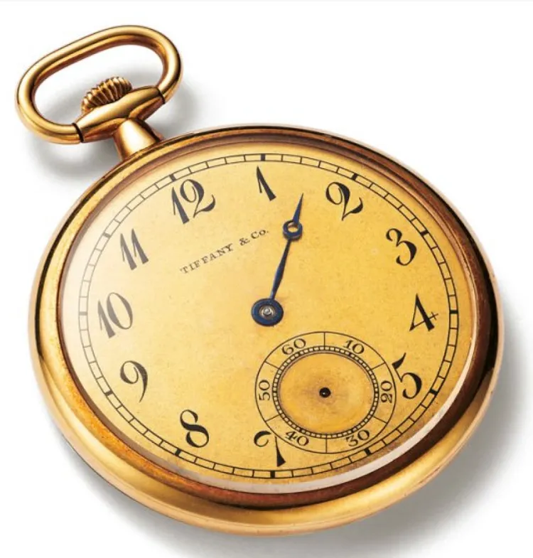 3位鐵達尼號倖存者贈送給Arthur Rostron船長的Tiffany 18K黃金懷錶，近日Tiffany以約6440萬元台幣拍出。翻攝網路