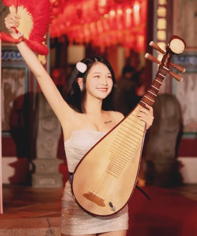 李雨禧有琵琶女神封號。翻攝李雨禧IG