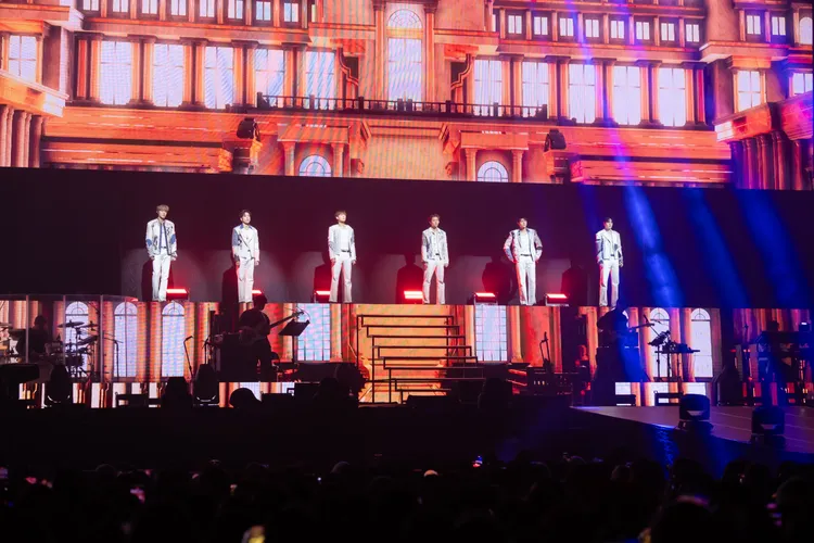 INFINITE帶來今天最後一場演出。D-SHOW提供