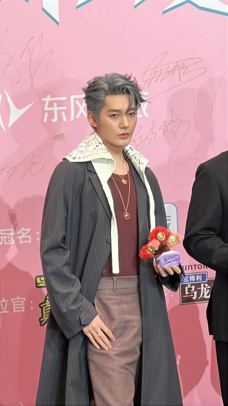 鄧為人氣超高，一舉一動都能引起粉絲尖叫。王思穎攝影