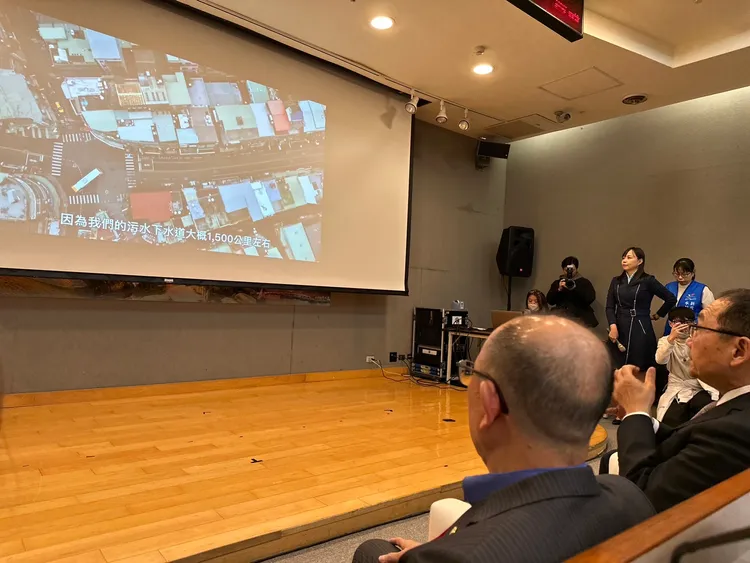 活動開幕影片展示新北整治四大「黑龍江」成果與結合科技防汛治水的成效。曾佳俊攝