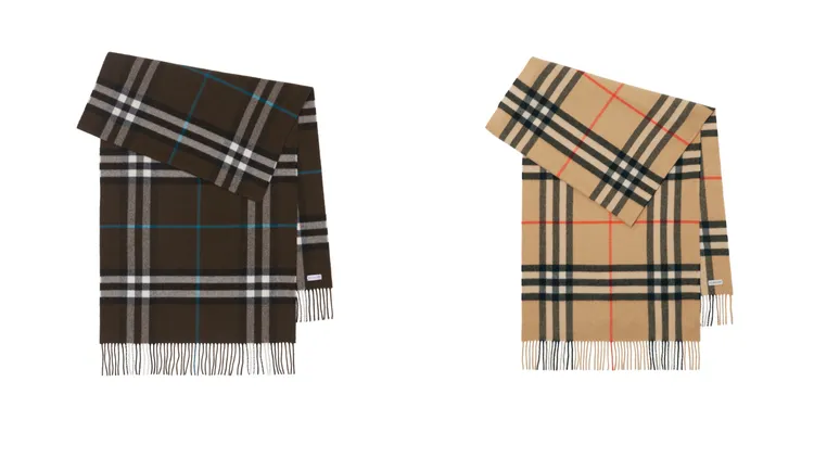 BURBERRY暖感棕色寬版格紋喀什米爾圍巾（左）、典藏米色寬版格紋喀什米爾圍巾 （右），各2萬5900元。品牌提供