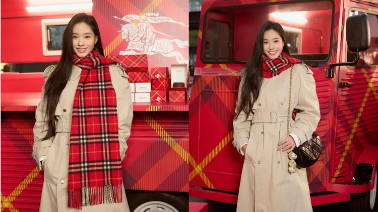 Lily換上BURBERRY卡其色風衣搭配黑色菱格紋馬鞍包、紅色格紋圍巾。翻攝Lily IG