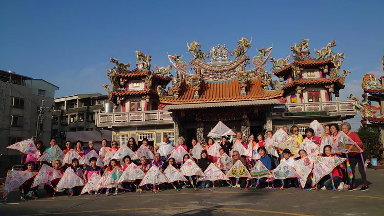現場展出千張小學生及樂齡長輩的風箏作品。南市府提供