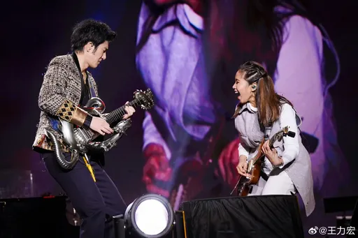 王力宏快閃美國4天　放幸福閃光：感恩生命中有你