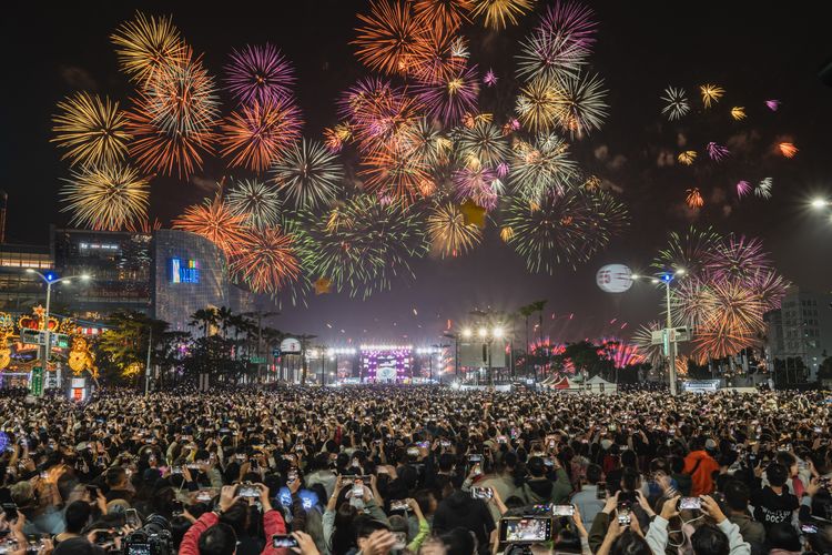 高雄跨年晚会!六金级卡司外挂韩星嗨爆全台 250秒亚湾跨年花火浪漫迎新年|壹苹新闻网