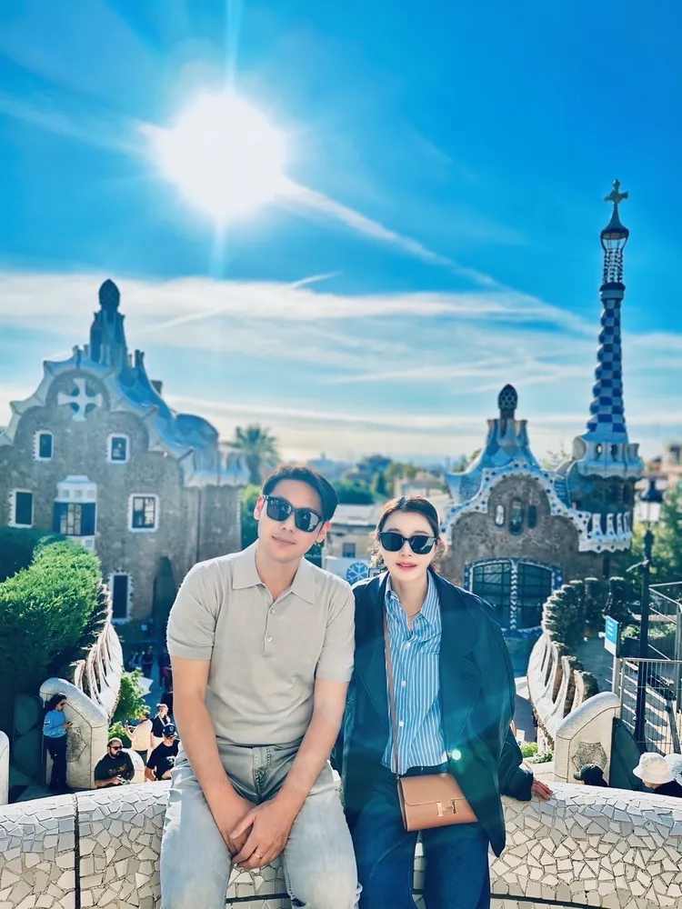 薛博仁（左）和明星妻子陳怡蓉。薛博仁提供