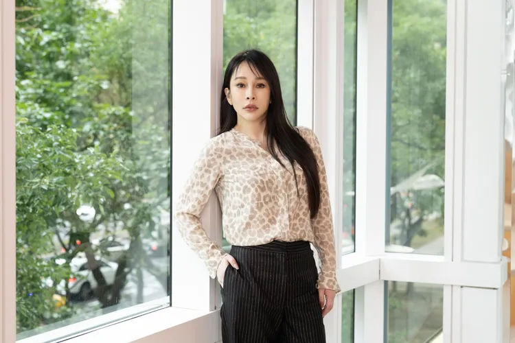 温嵐正式加盟國際唱片公司。華納音樂提供