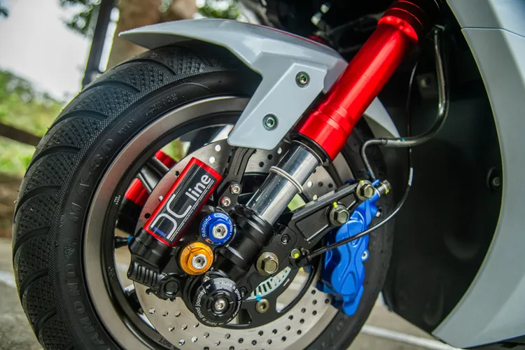 TIG DC line 配備專屬「DC line」套件，搭載全可調前叉。業者提供