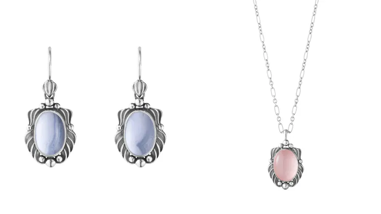 喬治傑生HERITAGE系列台灣限定2025年度藍紋瑪瑙純銀垂墜耳環（左）1萬900元、台灣限定2025年度粉水晶純銀項鍊（右）1萬900元。品牌提供