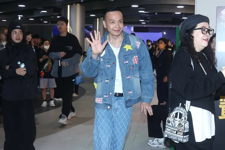 藝人小鐘到大巨蛋看周杰倫演唱會。特勤中心攝