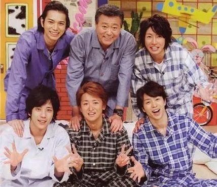 與「嵐」情同父子 77歲主持人小倉智昭抗癌8年病逝