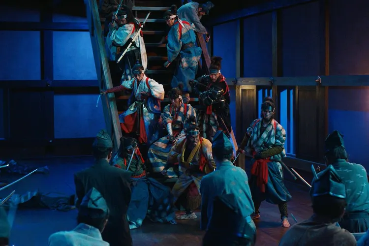 八犬士最後的殺陣戲是最早拍攝的。翻攝日本官方X（推特）