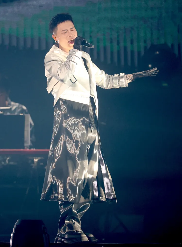 蕭秉治時隔10年攻蛋，清唱《簡單愛》示愛大巨蛋的偶像周董。攝影中心攝
