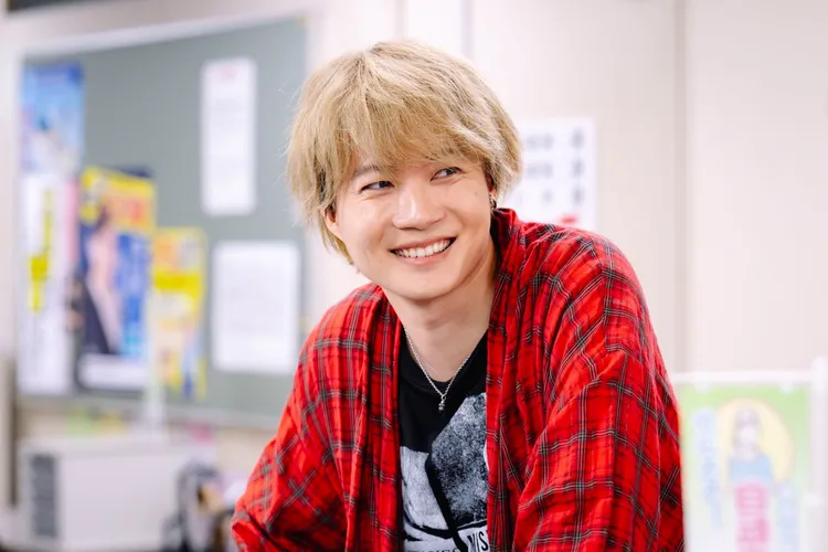 神木隆之介最近拍攝《海中沉睡的鑽石》恰巧也染了金髮。翻攝官方X（推特）