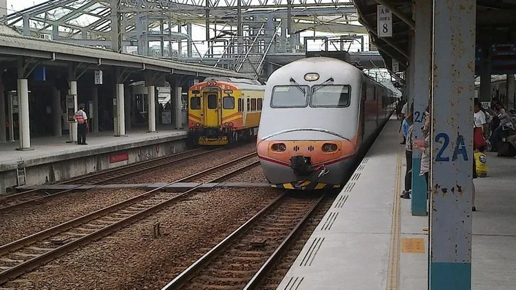 台鐵春節車票長途自強號部分已售完。翻攝自台鐵臉書