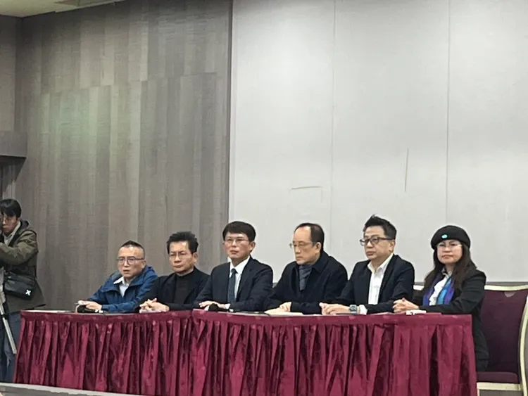 民眾黨今召開國際記者會，痛訴民進黨政府利用國家機器進行政治追殺，企圖抄家滅黨、剷除政敵。記者葉家瑋攝