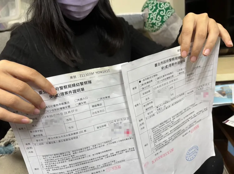 少女到警局報案。江孟謙攝
