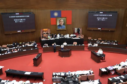 《財劃法》審一半民眾黨立委全跑光 綠委納悶:被國民黨丟包?
