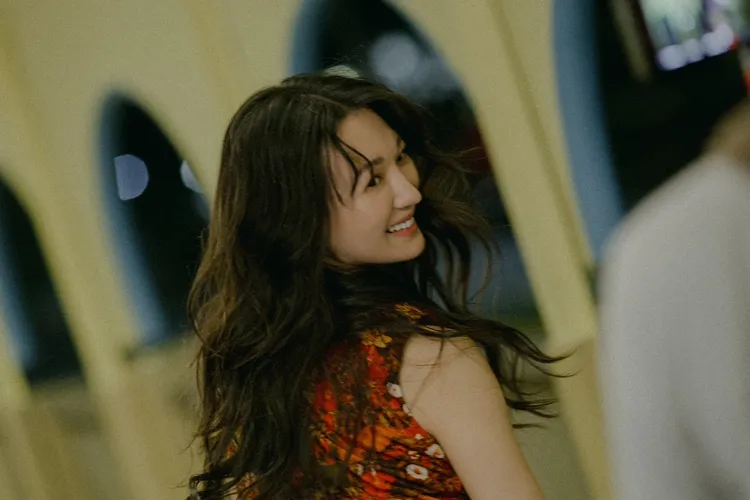 李杏主演《睡》MV女主角。光與澈音樂提供