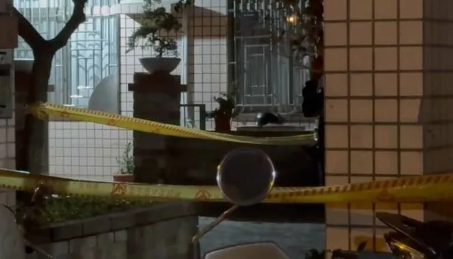 事發後警方封鎖現場調查。翻攝照片