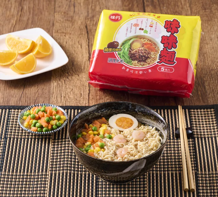 ▲味味麵讓三色豆變好吃！家中冷凍庫有三色豆的朋友也可以如法炮製！