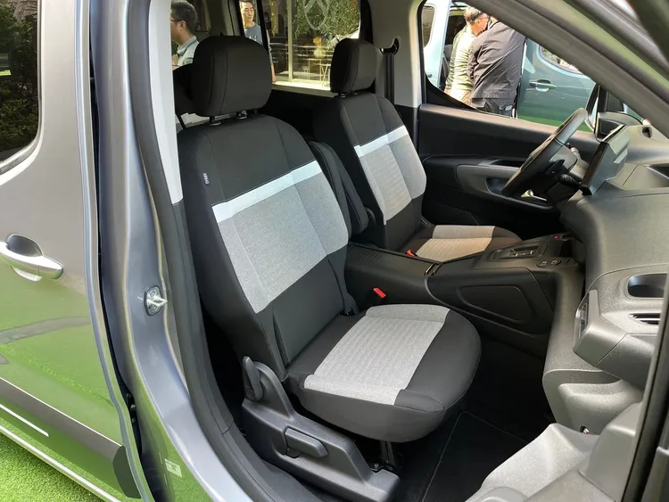 XTR車型首度採用CITROËN ADVANCED COMFORT雙前座頂級舒適座椅設計。周奕豪攝