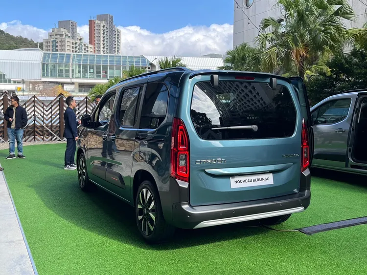 NEW CITROËN BERLINGO同時提供短軸五人座、長軸七人座兩種車型選擇。周奕豪攝