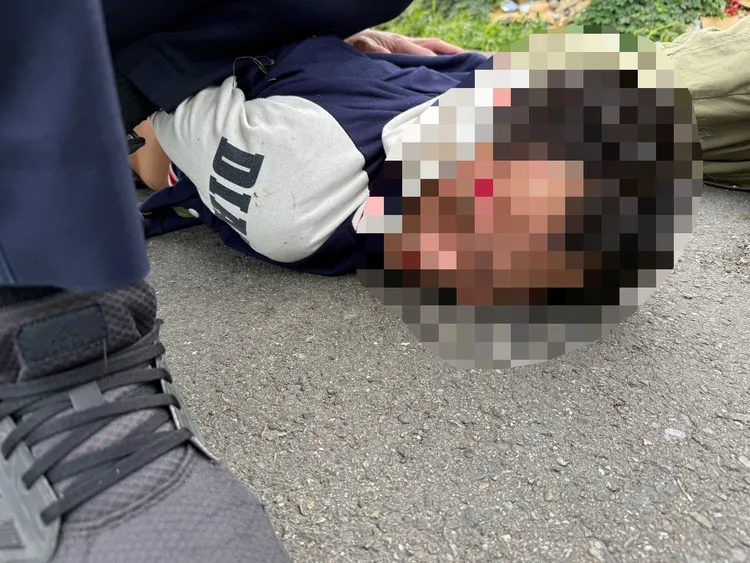 警方趕上逮人。竹北警分局提供