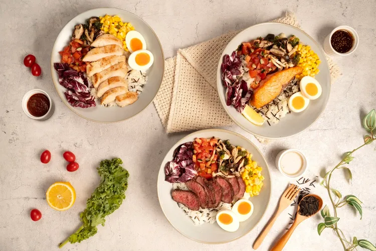 針對關注碳水攝取的消費者，微兜以來自冰湖區的野米替代精製澱粉。業者提供