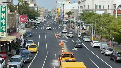 台南學甲華宗路標線「銳角三角形」被譙翻　公路局急修改推新方案