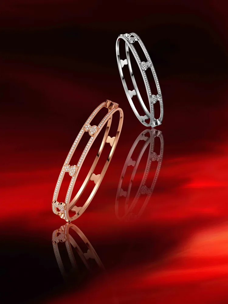 Wulu 18K玫瑰金&白金全鑽葫蘆小八福手鐲，各39萬500元。品牌提供