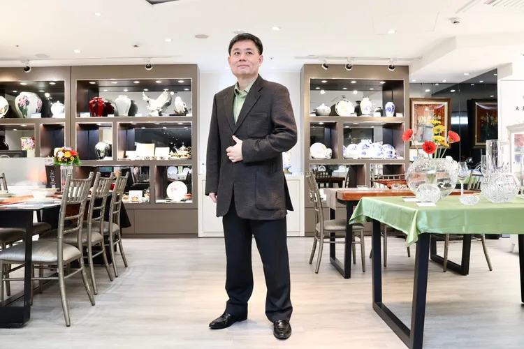 王獻德心碎宣布將結束旗下部分代理品牌，並淡出百貨市場。莊宗達攝