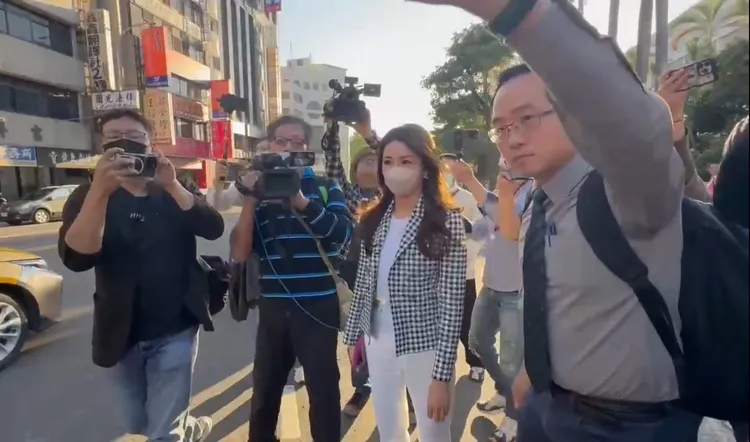 有「最美董座」稱號的徐培菁今天現身出庭，庭外未對媒體多說即搭車離去。民眾提供