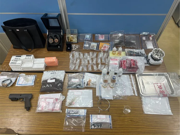 警方查獲大量毒品原料。警方提供