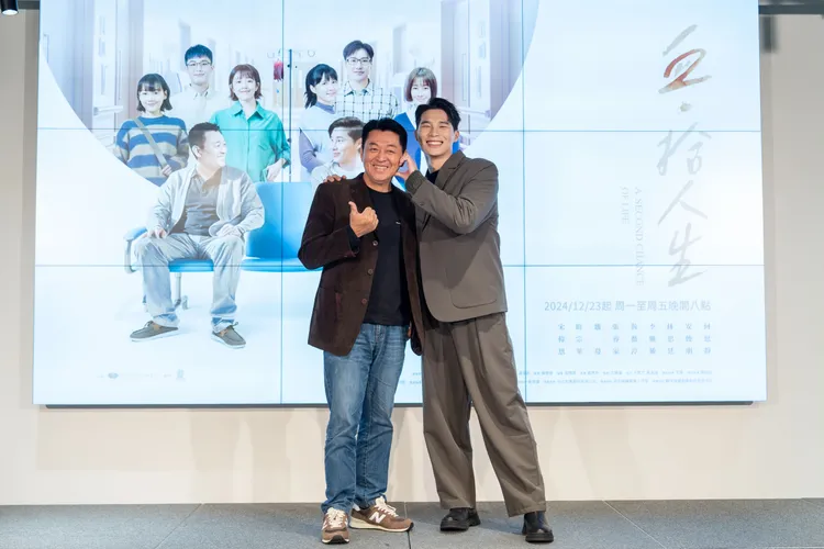 庹宗華（左）和宋偉恩演父子。大愛提供