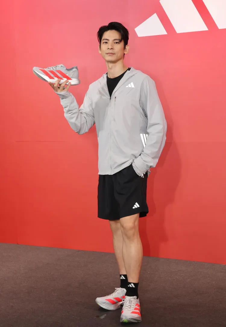 林柏宏搶先上腳ADIZERO ADIOS PRO 4。莊宗達攝