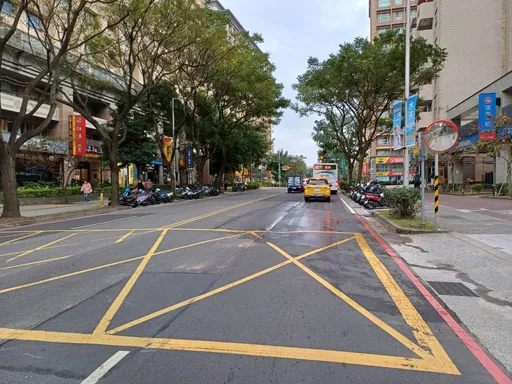 4小時內連2起車禍!淡水機車撞小貨車...男騎士頭重創送醫不治 三芝駕駛自撞命危