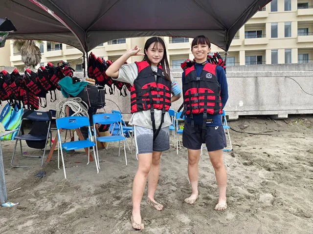 臺東杉原灣海水浴場免費救生衣借用站。海委會提供