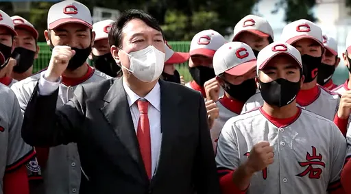「最丢脸校友」!尹锡悦高中母校被骂惨 学生被迫穿便服