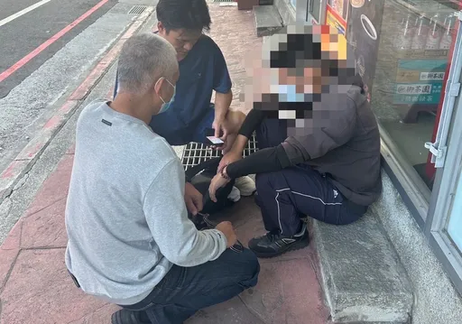 所長超商購物察覺詐騙現場 埋伏活逮29歲車手