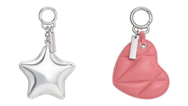星星鏡子吊飾（左）、愛心鏡子吊飾（右），各490元。品牌提供