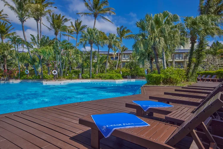 搶攻消費者年末初春出遊荷包，墾丁凱撒鼓勵旅人把握時機以實惠的價格預約湛藍假期。業者提供