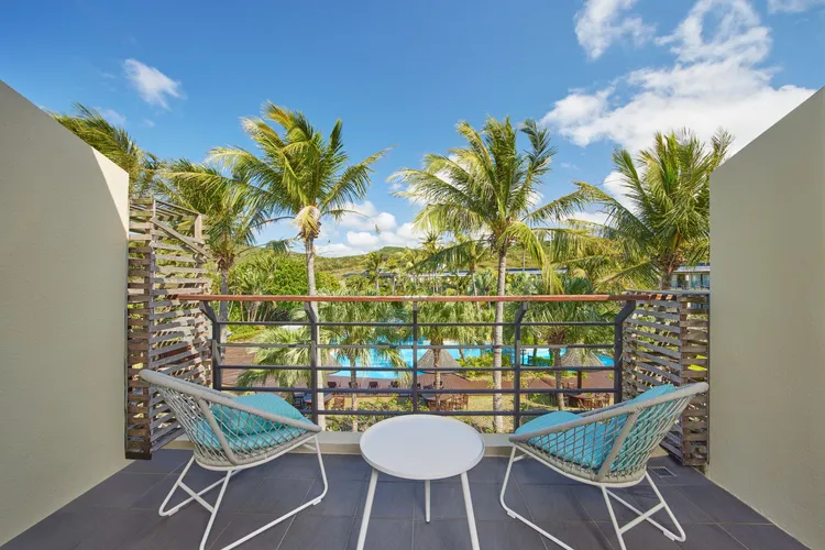 墾丁凱撒即日起至12/31同步推出聯合住宿券訂房加碼優惠，持3張指定住宿券可平日雙人入住景觀客房三天兩夜。業者提供